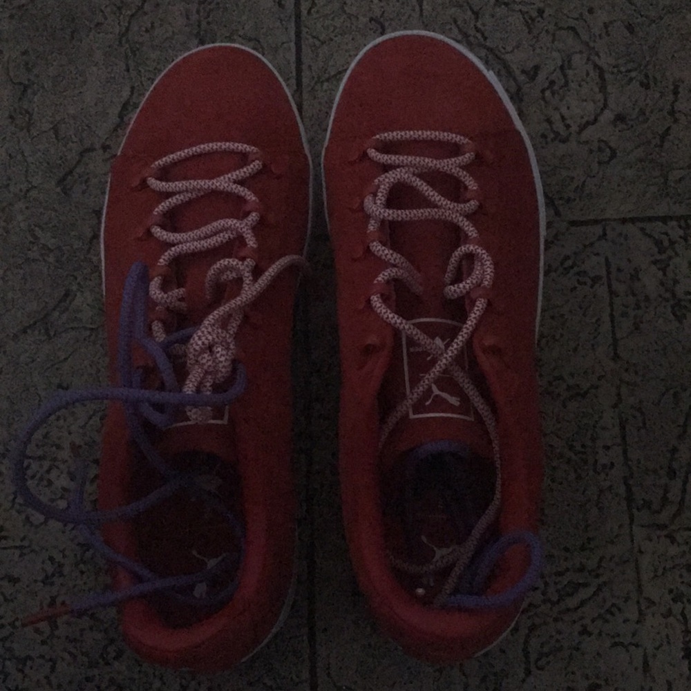 A red shoe for men’s.